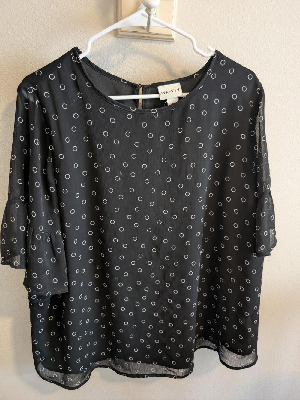 Ava & Viv Women's 1x  Black & White Polka Dot Blouse Pretty Short Sleeve Office